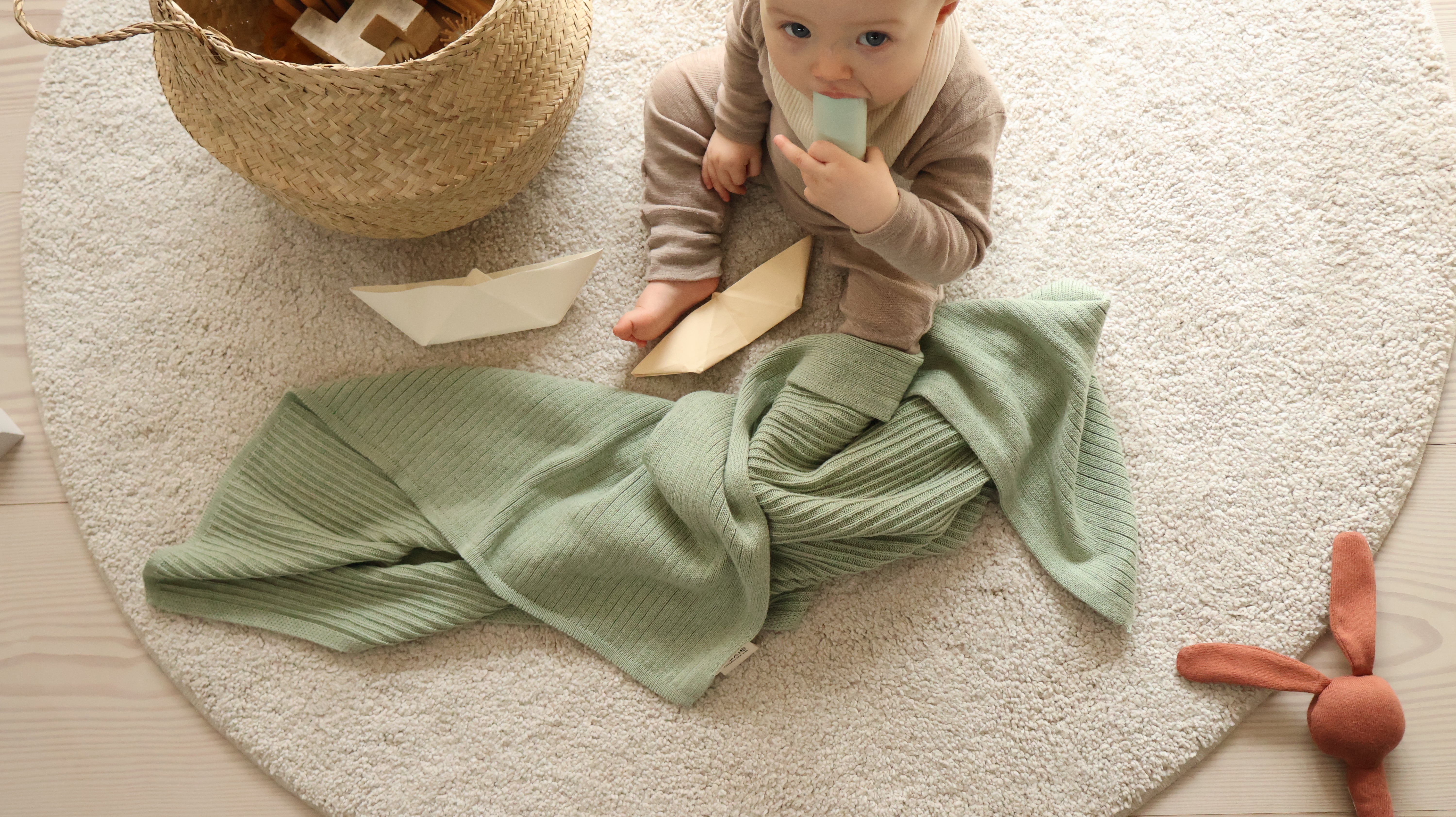Ribbed Knitted Blanket