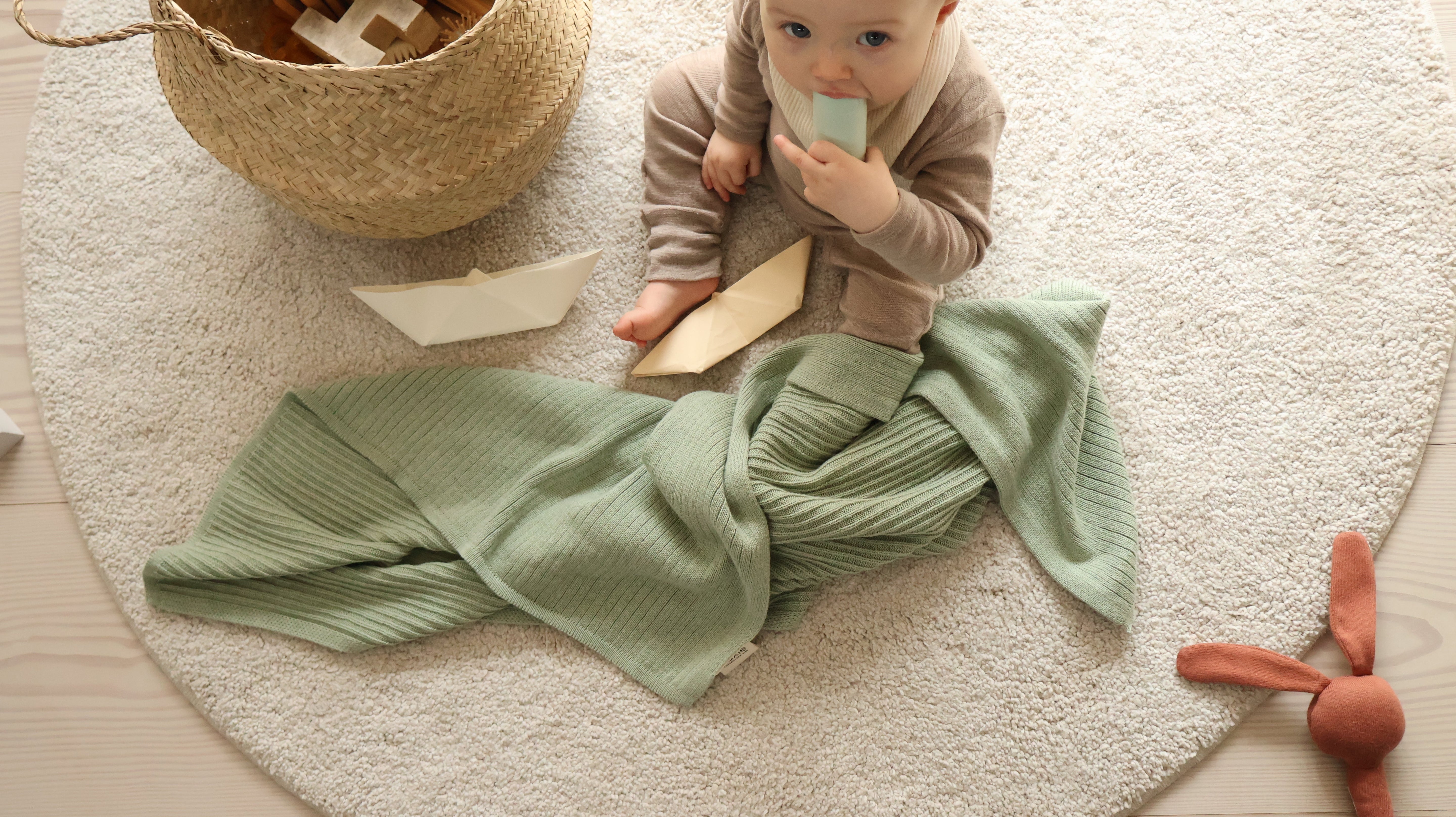 Ribbed Knitted Blanket